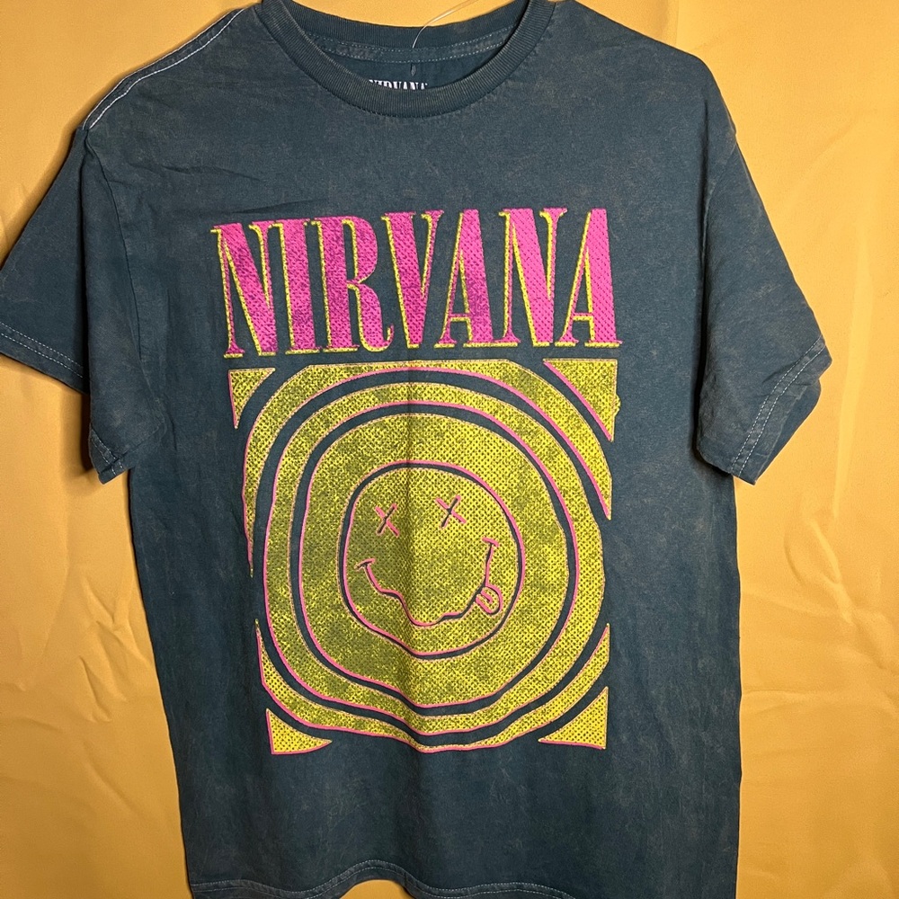 NWOT Green Nirvana Graphic